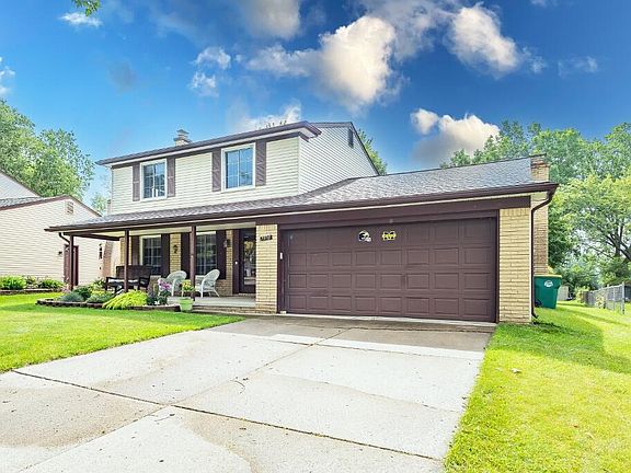 3rd image of 7970 Meadowview Ct