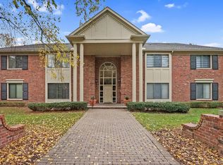 101 Barden Ct, Bloomfield Hills, MI 48304