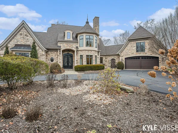1270 Old Lake Ct SE, Kentwood, MI 49546