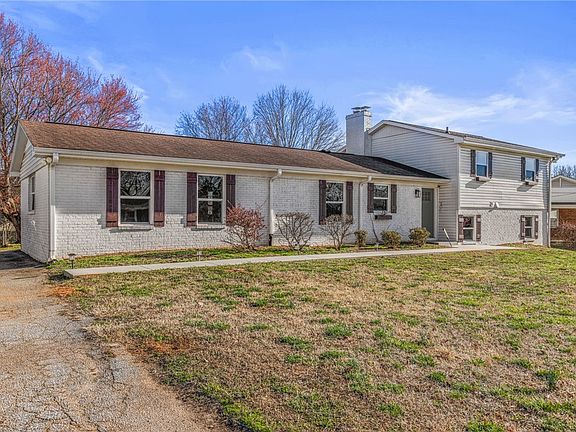 3rd image of 519 Longview Ter