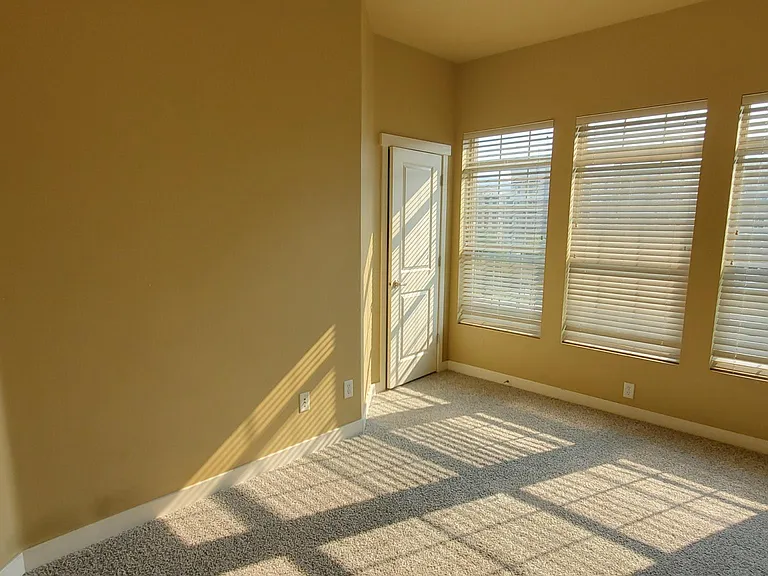 4276 S Main St — Photo 7