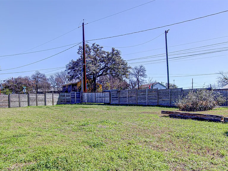 912 Catalpa St — Photo 14
