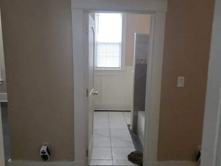 911 Polk Ave — Photo 21