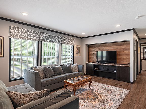 4th image of 752 Nancys Pl