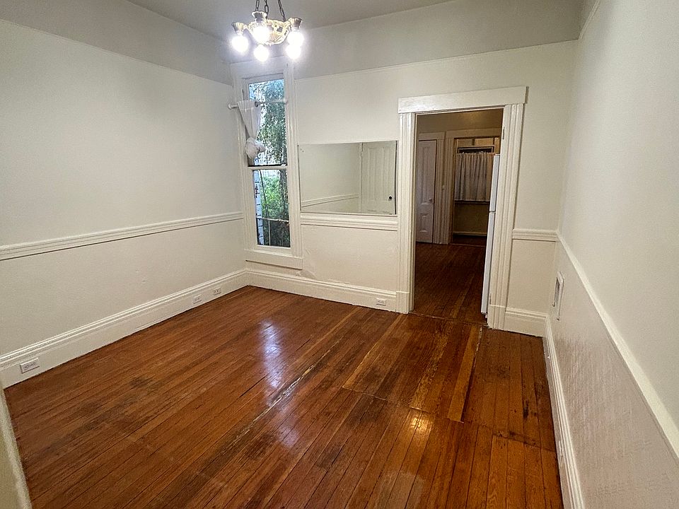 Living space, view from entry door.