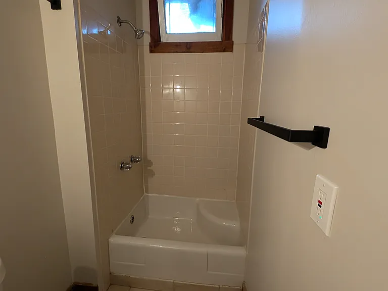 76 Meigs St #4 — Photo 3