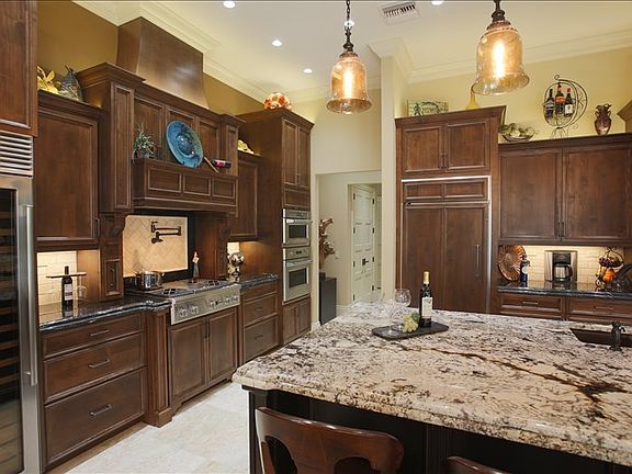 3rd image of 3013 Woodland Creek Trl