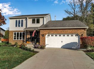 378 Glen Oak Dr, East Amherst, NY 14051
