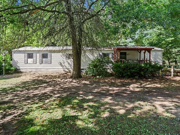 11385 Wildwood Dr, Marshall, MI 49068