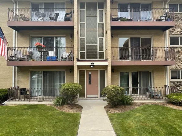 6881 N Northwest Hwy APT 2B, Chicago, IL 60631