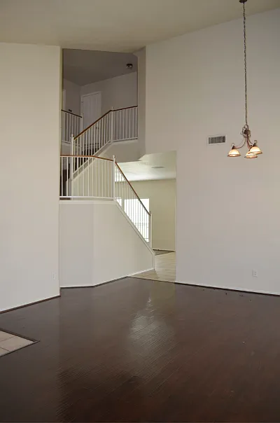 4 bed, 2.5 bath, 2247 sqft, $1,900 — Photo 3