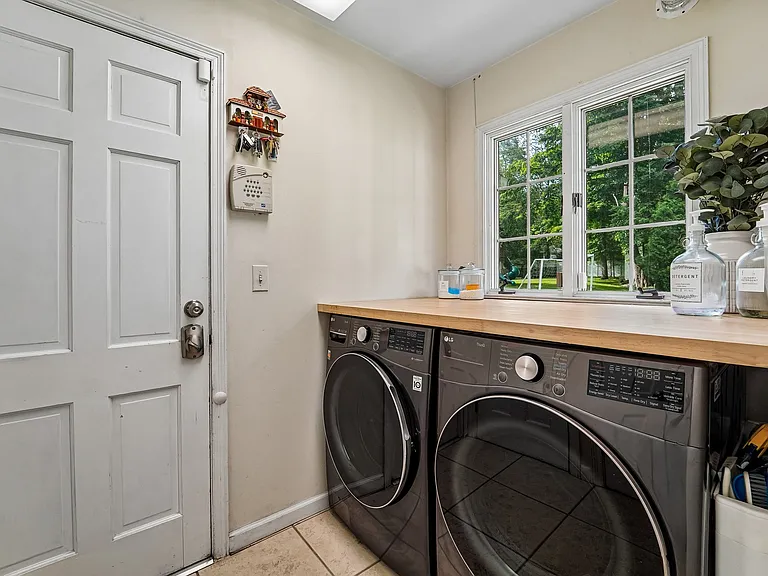 105 Deerhorn Ct — Photo 16