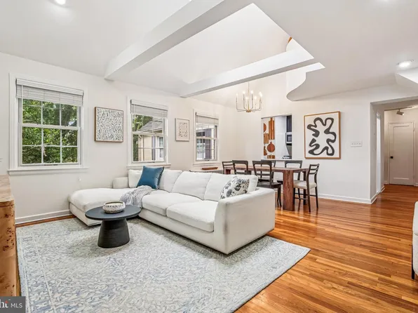 2223 Washington Ave W #204, Silver Spring, MD 20910