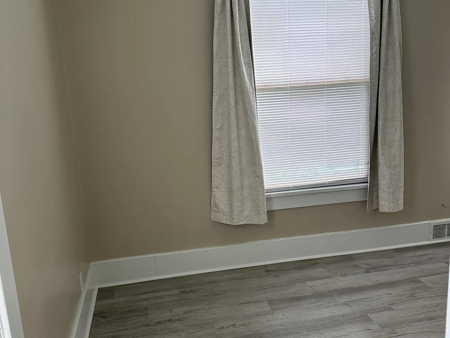 1 bed, 550 sqft, $750 — Photo 4
