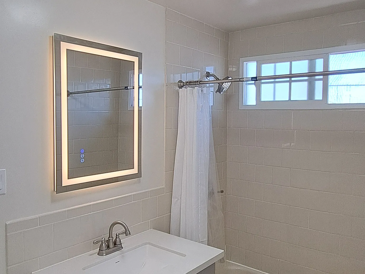 3 bed, 1100 sqft, $2,725 — Photo 3