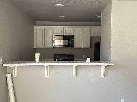 5th image of 418 N 20th St #5