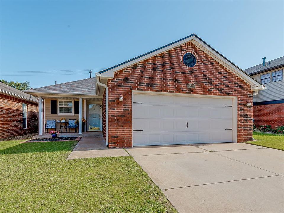 1st image of 2537 Lynn Ln