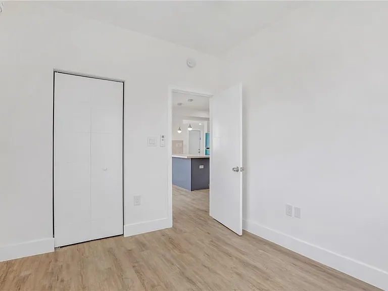 1648 SW 7th St #5 — Photo 15