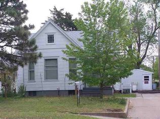 1215 N Buckeye Ave, Abilene, KS 67410