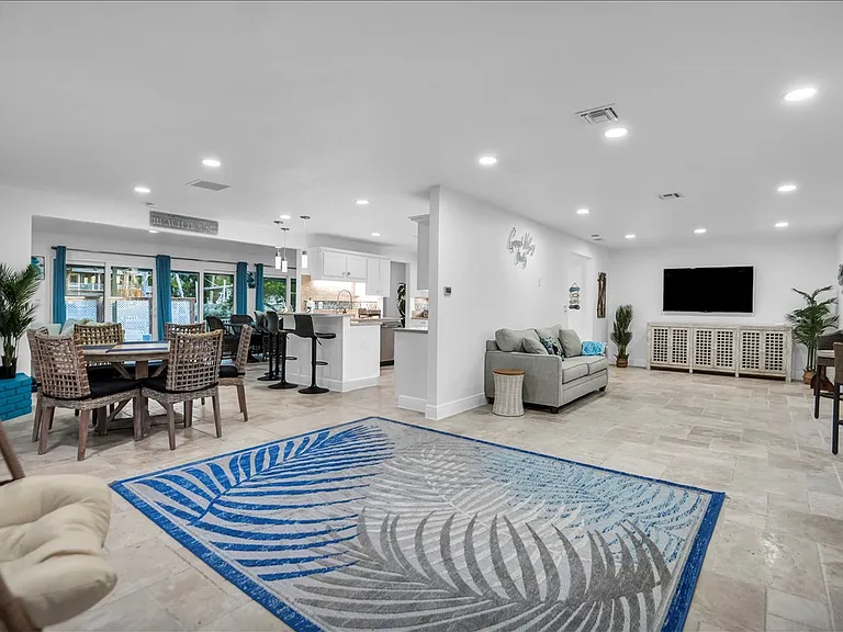 31 Lands End Ln — Photo 17