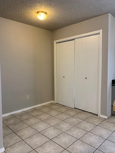 1605 Azalea Circle - A — Photo 4