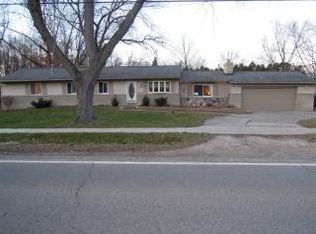 7356 Richardson Rd, West Bloomfield, MI 48323