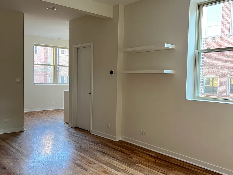 1812 S Leavitt St #CH1 — Photo 2