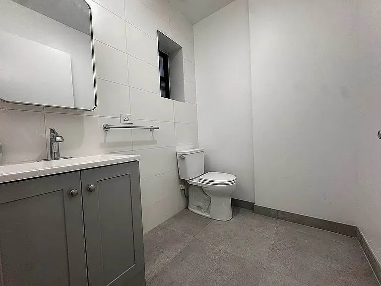 1015 6th Ave #2F — Photo 9