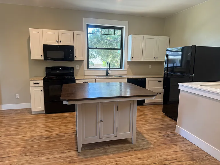 1502 NW Albany Ave #2 — Photo 17