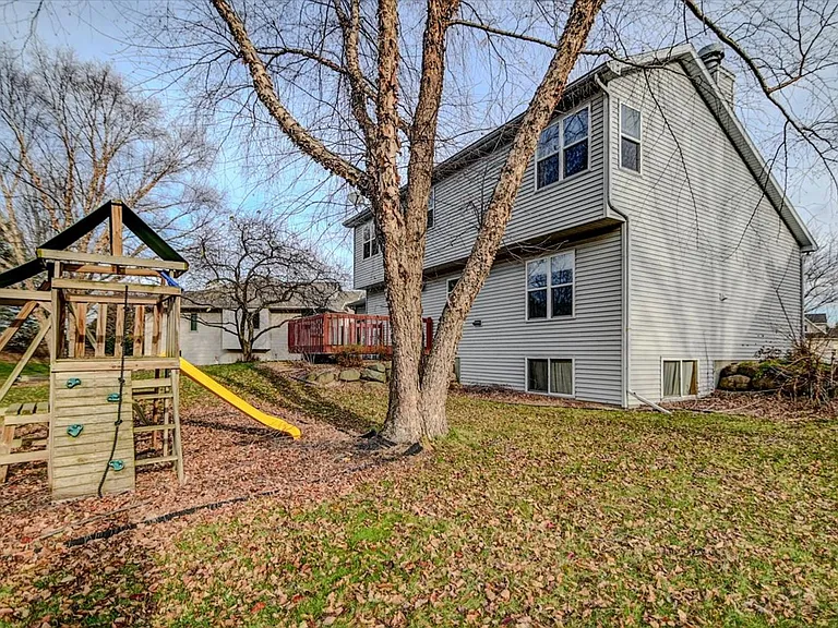 400 Muirfield Ct — Photo 58