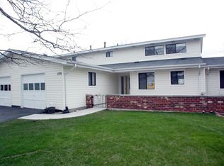 1126 Taunton Ct, Schaumburg, IL 60193