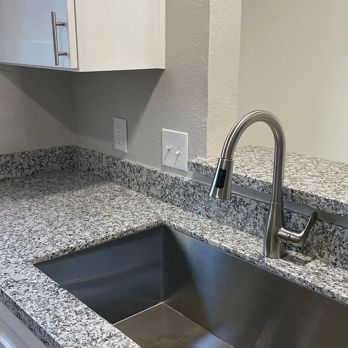 2 bed, 1.5 bath, 1036 sqft, $1,395 — Photo 4