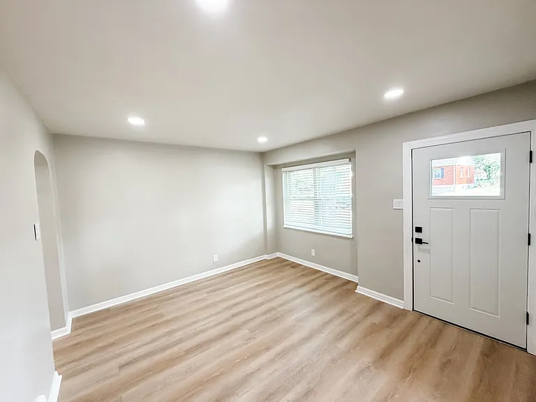 9023 Southview Ln — Photo 3