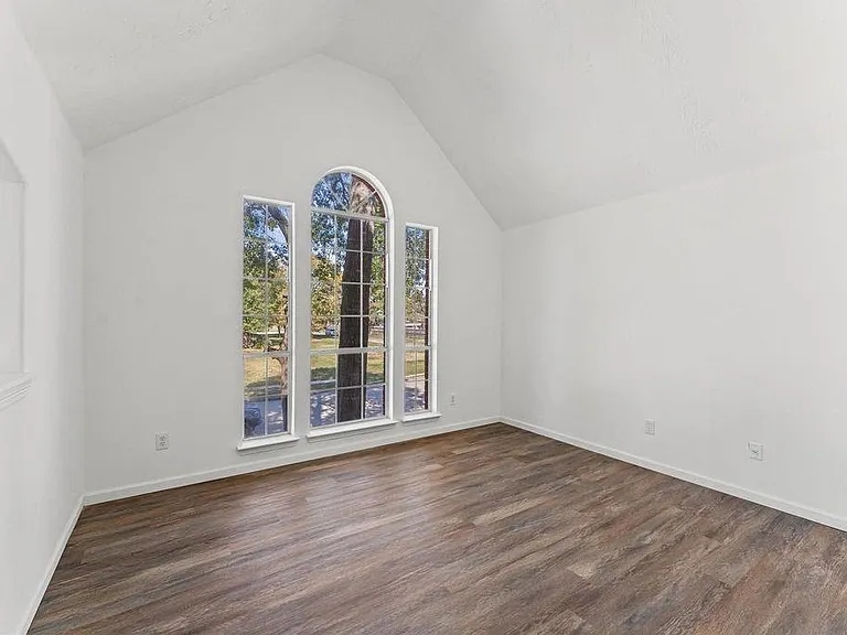 2830 Fern Hill Dr — Photo 9