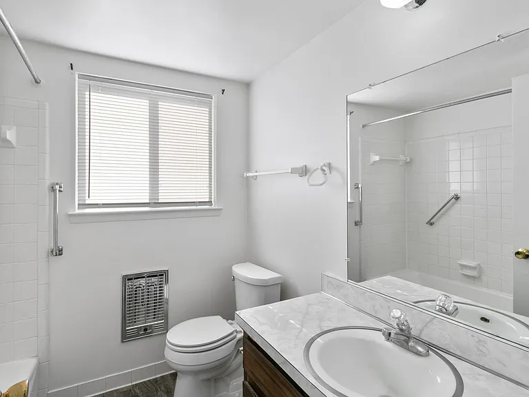 220 Park St — Photo 16