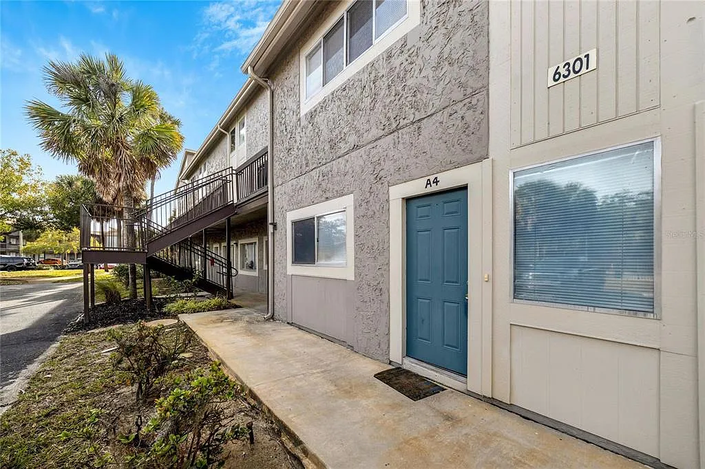 3 bed, 2.5 bath, 1610 sqft, $2,200 — Photo 1