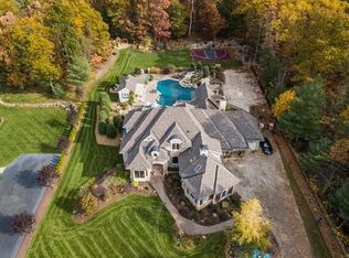 9 Falcon Hts, Wilbraham, MA 01095