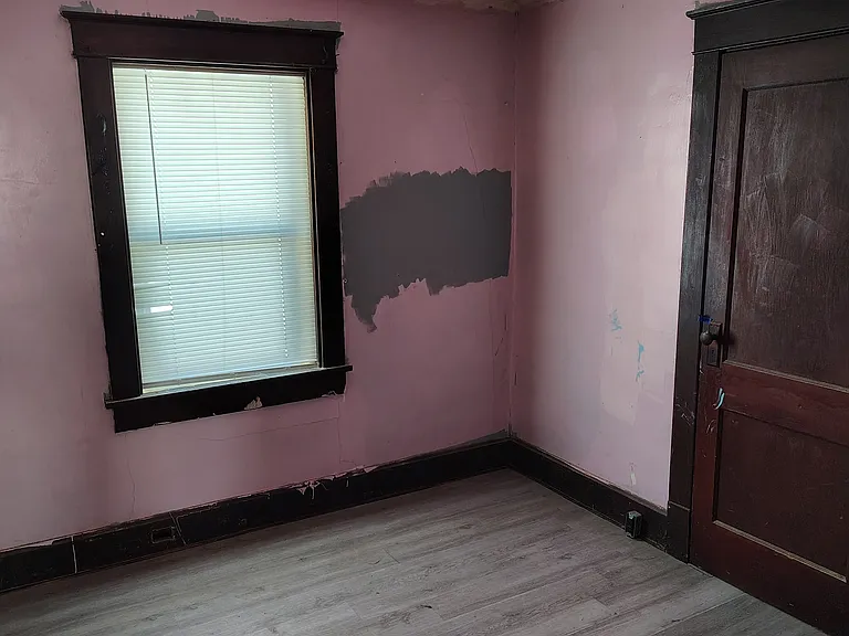 140 Illinois St — Photo 16