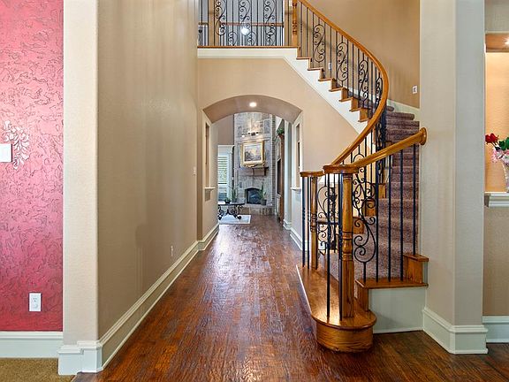 3rd image of 7901 Forest View Ct