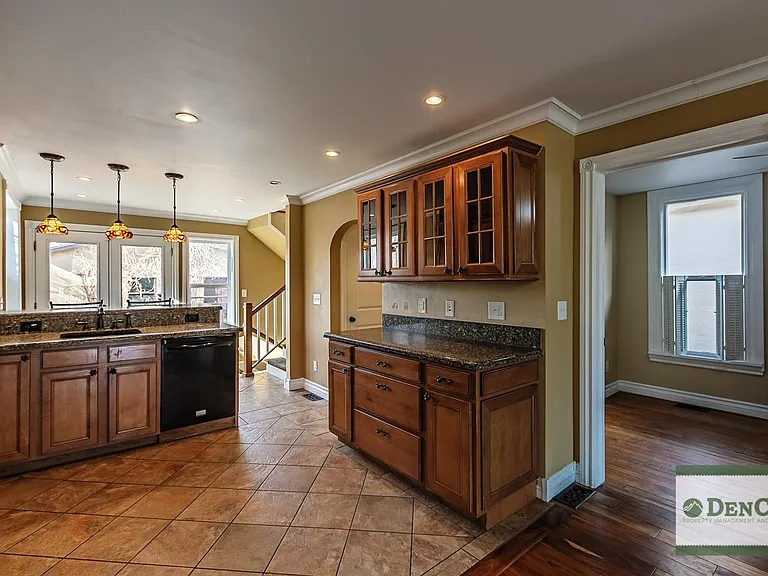 167 W Archer Pl — Photo 7