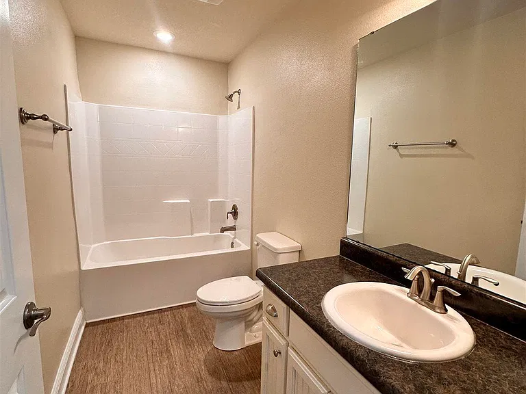 13 Elegans Ave — Photo 9
