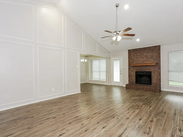 9004 Willoughby Ct — Photo 4