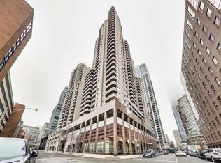 736 Bay St #1512, Toronto, ON M5G 2M4
