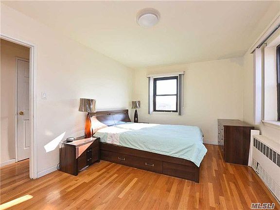 5th image of 2910 137th St APT 6K