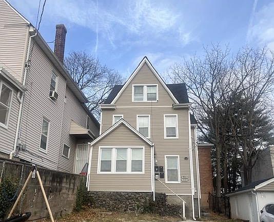 2nd image of 210 Temple St #212