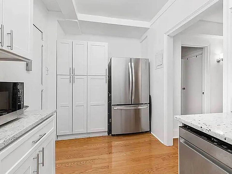 1st image of 200 W 70th St #2Q