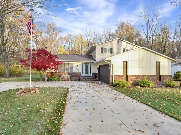 557 Maple Ave, Sheffield Lake, OH 44054