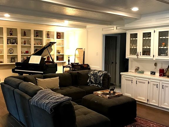 3rd image of 3407 Garden Lake Dr