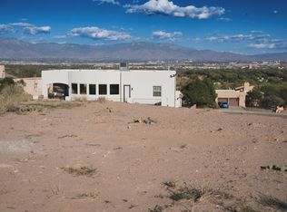 1752 Cliffside Dr NW, Albuquerque, NM 87105