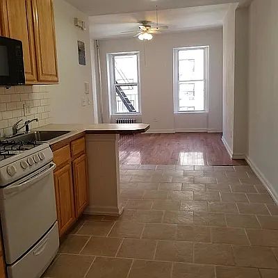 2nd image of 1829 2nd Ave APT 7